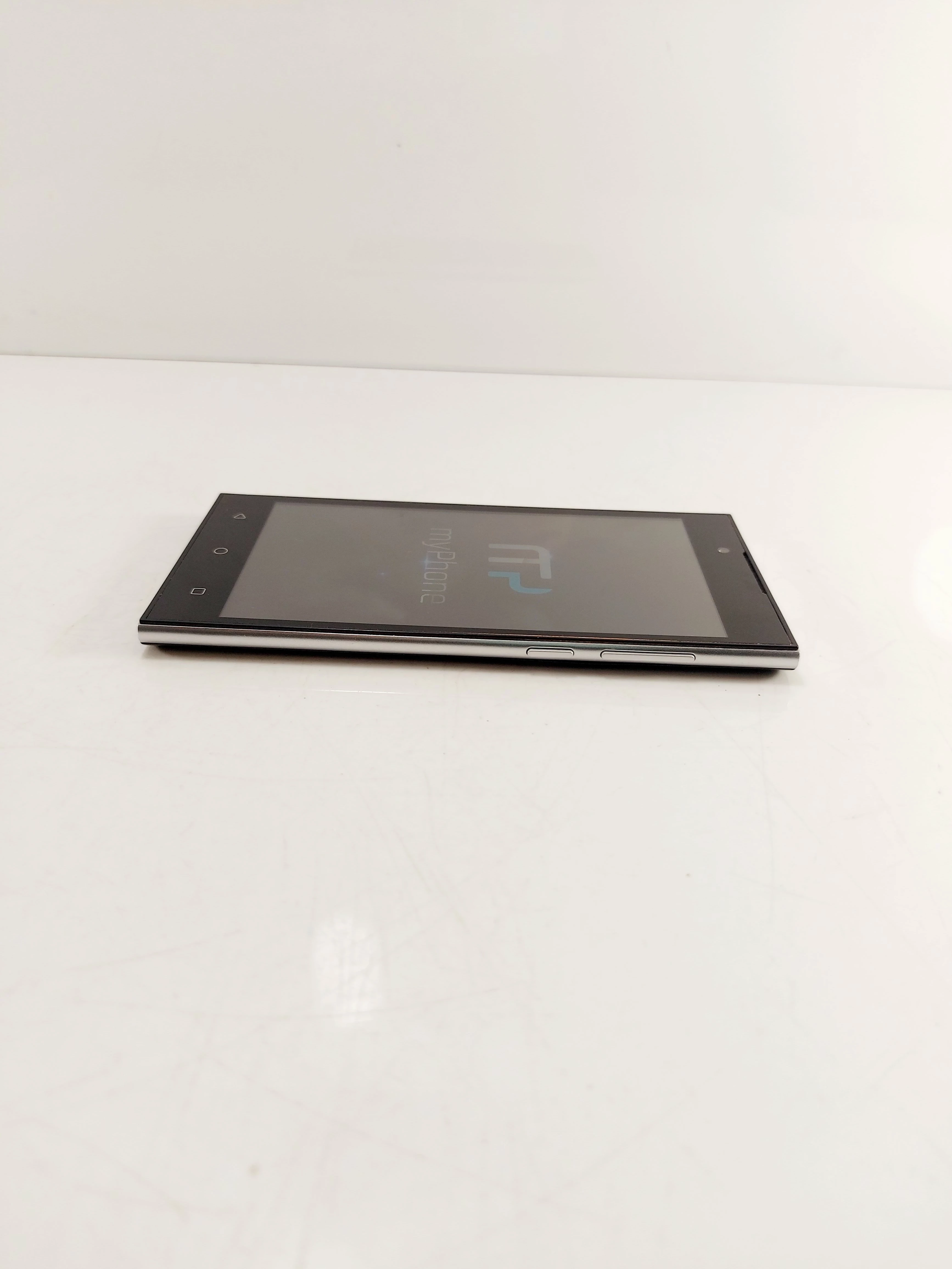 telefon-myphone-cube-1-gb-8-gb-4g-przekatna-ekranu-500