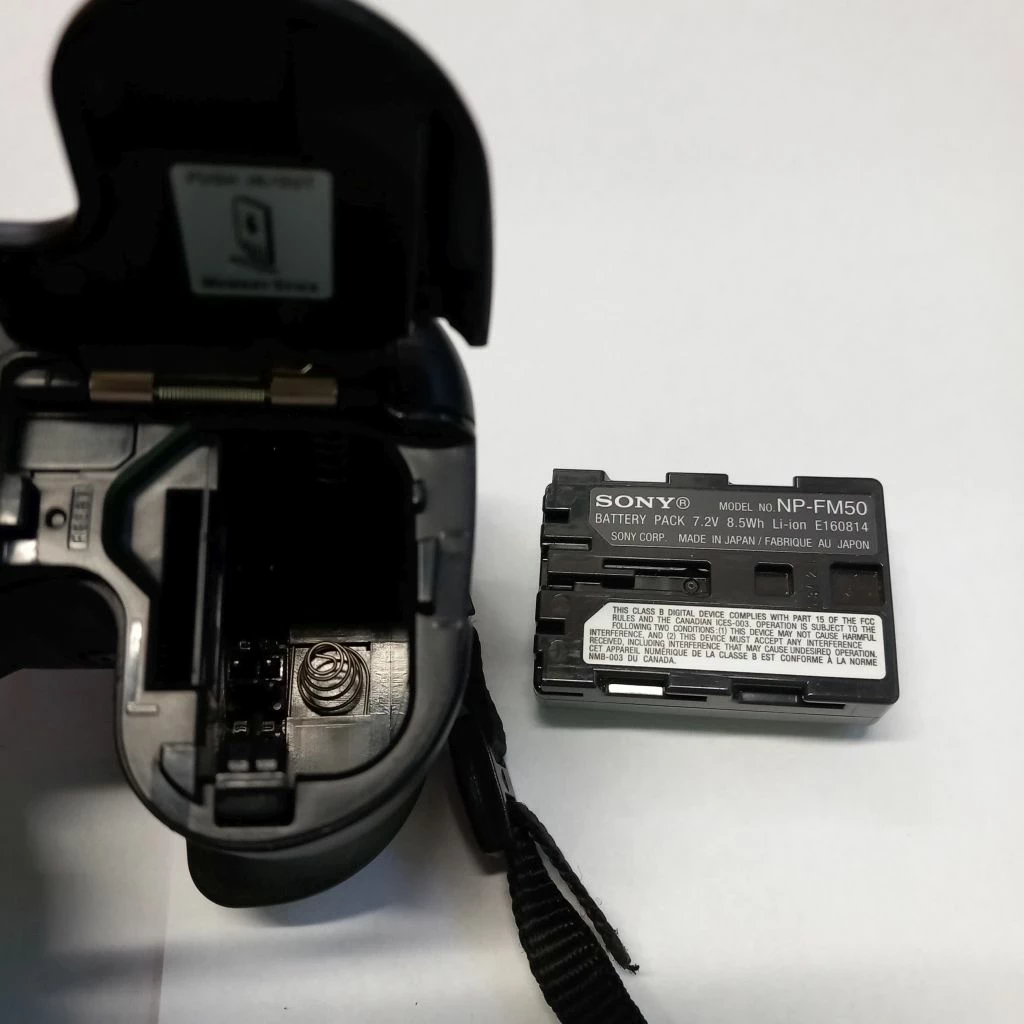 sony-cyber-shot-dsc-f828-aparat-cyfrowy-futeral-zoom-optyczny-700