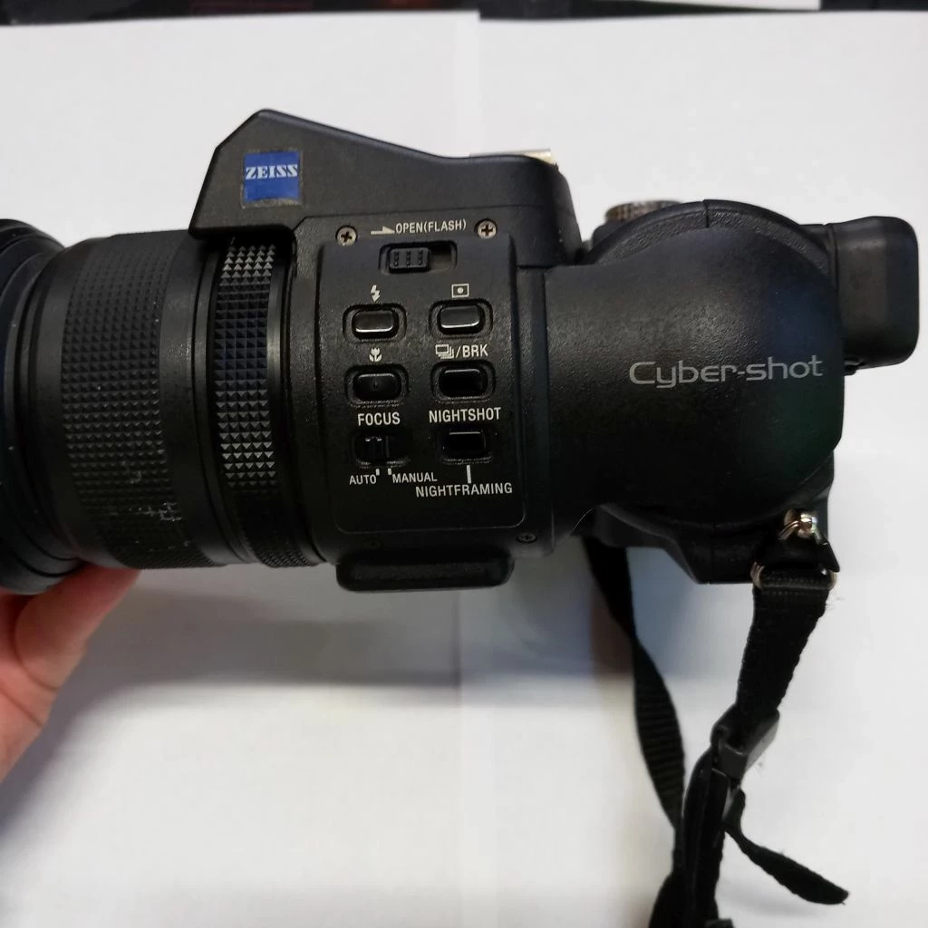 sony-cyber-shot-dsc-f828-aparat-cyfrowy-futeral-stabilizacja-14349-8