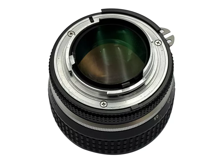 APARAT ANOLOGOWY LUSTRZANKA NIKON F3 + NIKKOR F MOUNT 50MM F/1.2