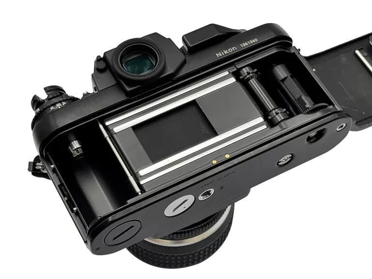 APARAT ANOLOGOWY LUSTRZANKA NIKON F3 + NIKKOR F MOUNT 50MM F/1.2