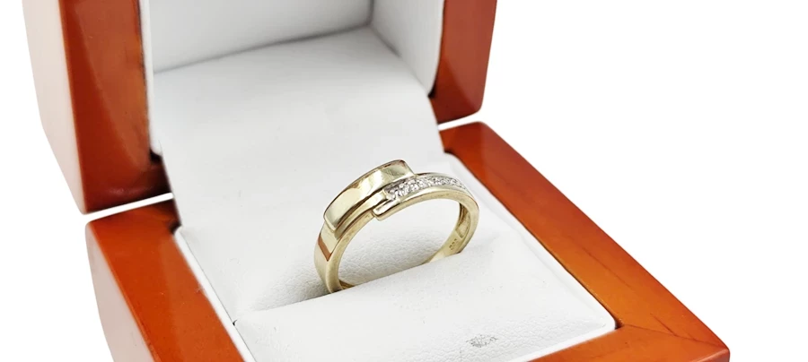 pierscionek-z-diamentami-proby-585-r14-certyfikat-rodzaj-2205-2