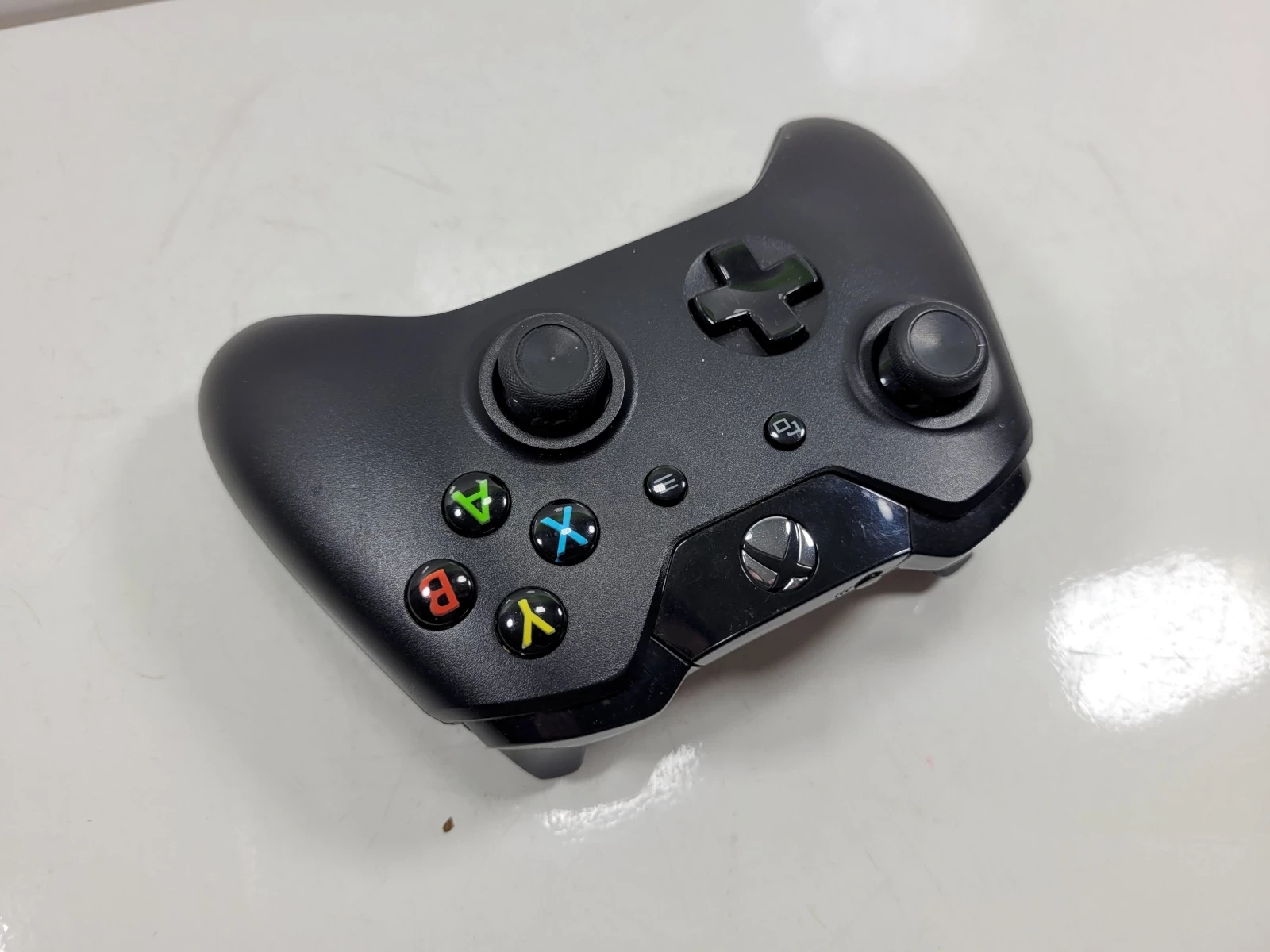 pad-xbox-one-czarny-pochodzenie-210658-243446