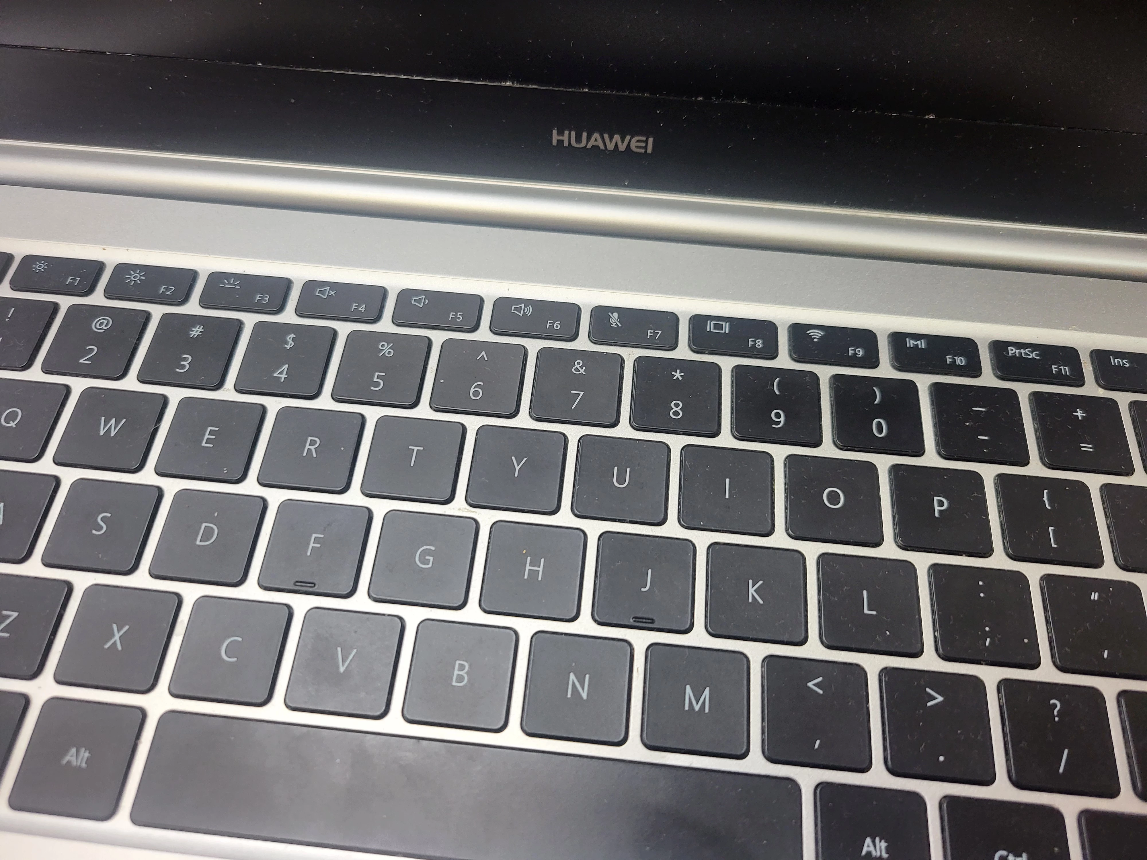 laptop-huawei-matebook-d14-amd-ryzen-5-2500u-8gb-ram-srebrny-liczba-rdzeni-procesora-4329-3