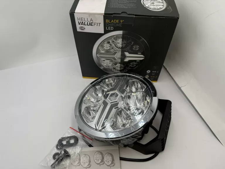 REFLEKTOR DALEKOSIĘŻNY HELLA VALUEFIT CHROME BLADE 9 CALI