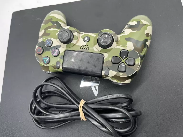 KONSOLA PS4 PRO 1 TB CUH-7216B + PAD
