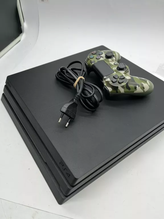 KONSOLA PS4 PRO 1 TB CUH-7216B + PAD