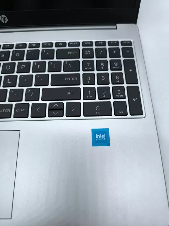 LAPTOP HP 250 G10/INTEL N100/8GB RAM/512GB/INTEL UHD GRAPHICS/WIN11 HOME