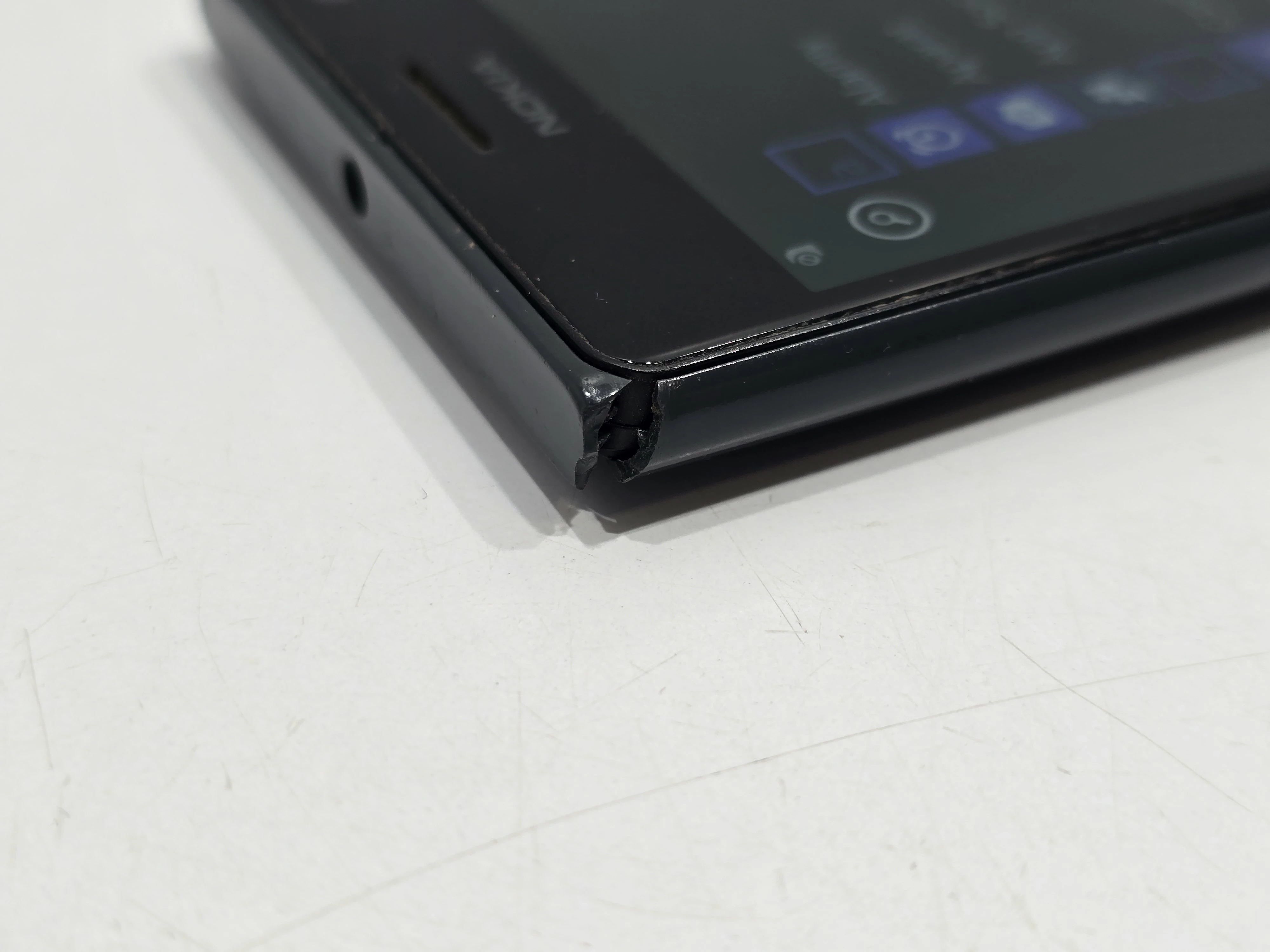 telefon-nokia-lumia-735-stan-11323-2