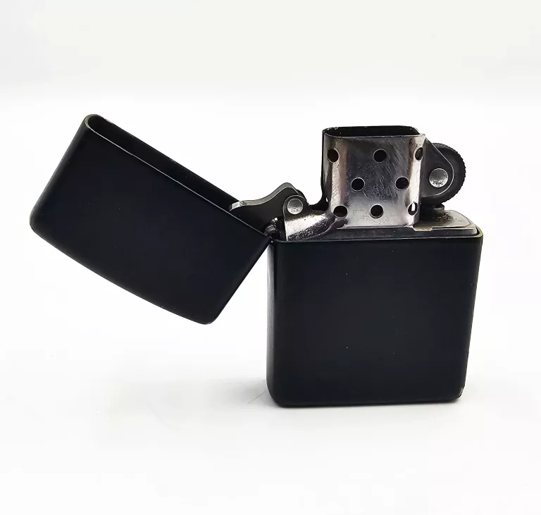 ZAPALNICZKA BENZYNOWA ZIPPO BLACK MATTE
