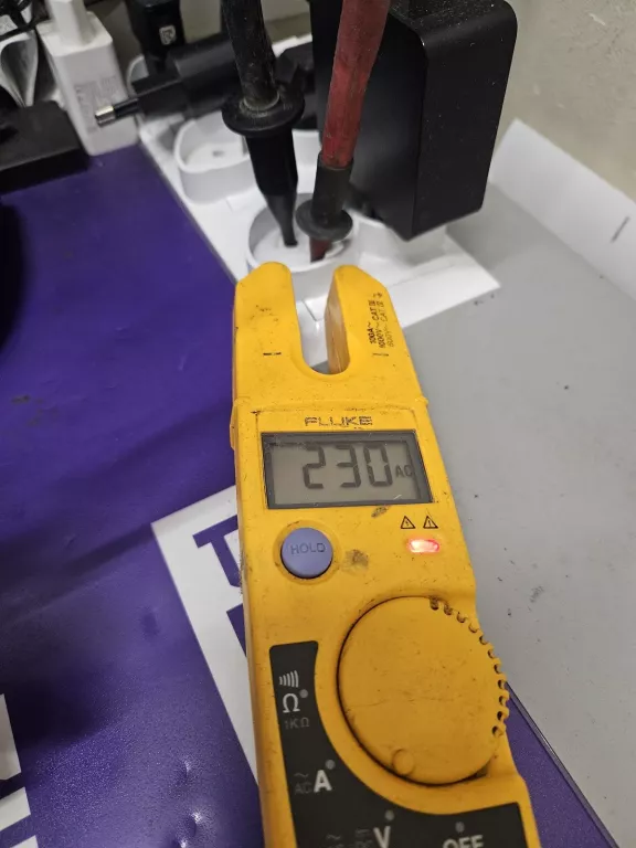 TESTER NAPIĘCIA MIERNIK RĘCZNY FLUKE T5-1000