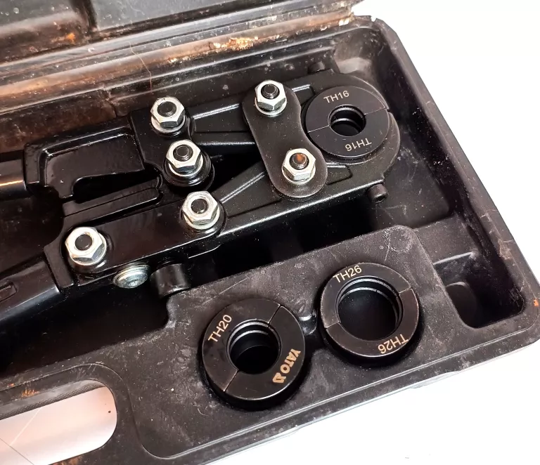 ZACISKARKA DO RUR PEX YATO YT-21750  WALIZKA