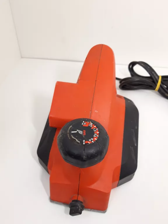 STRUG ELEKTRYCZNY BLACK&DECKER KW712