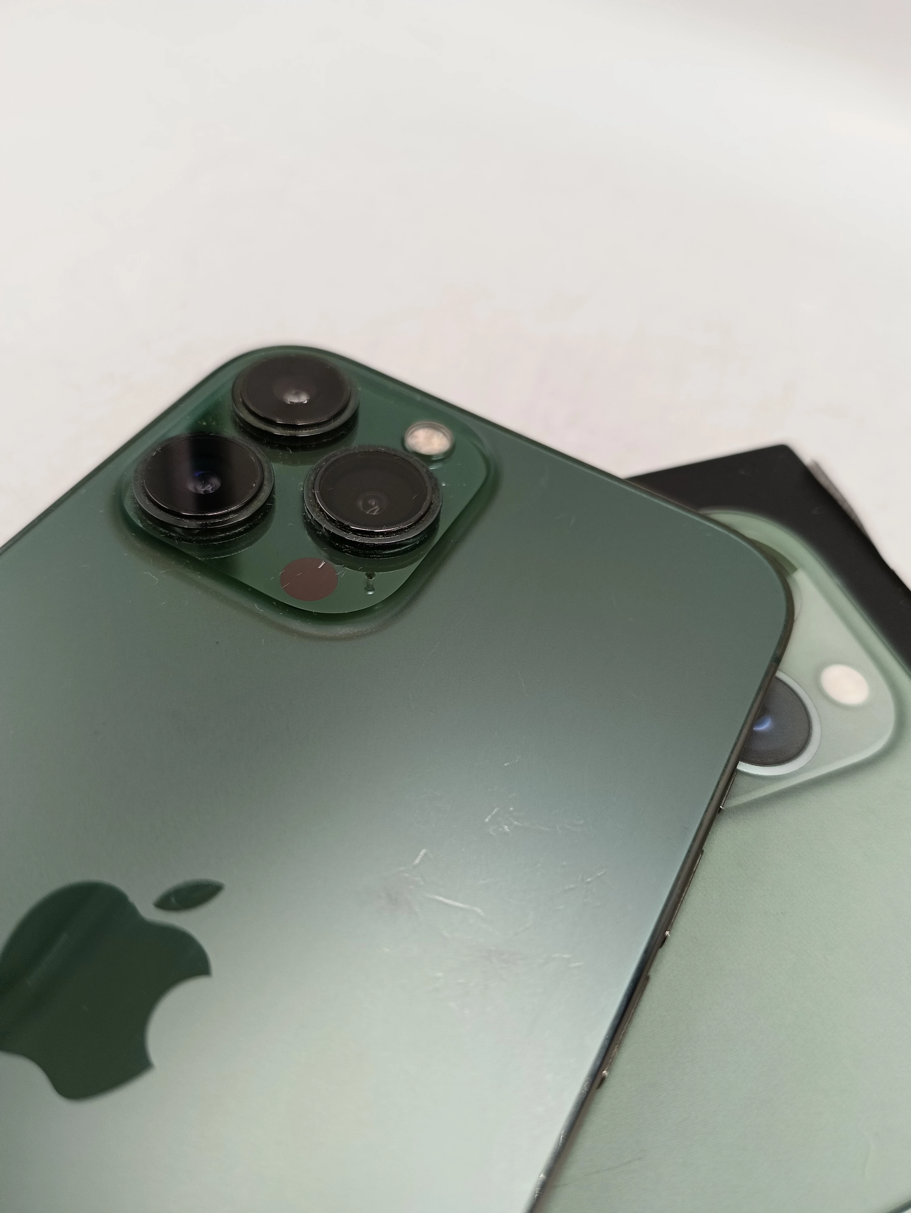 telefon-apple-iphone-13-pro-max-256gb-kondycja-84-opis-przekatna-ekranu-670