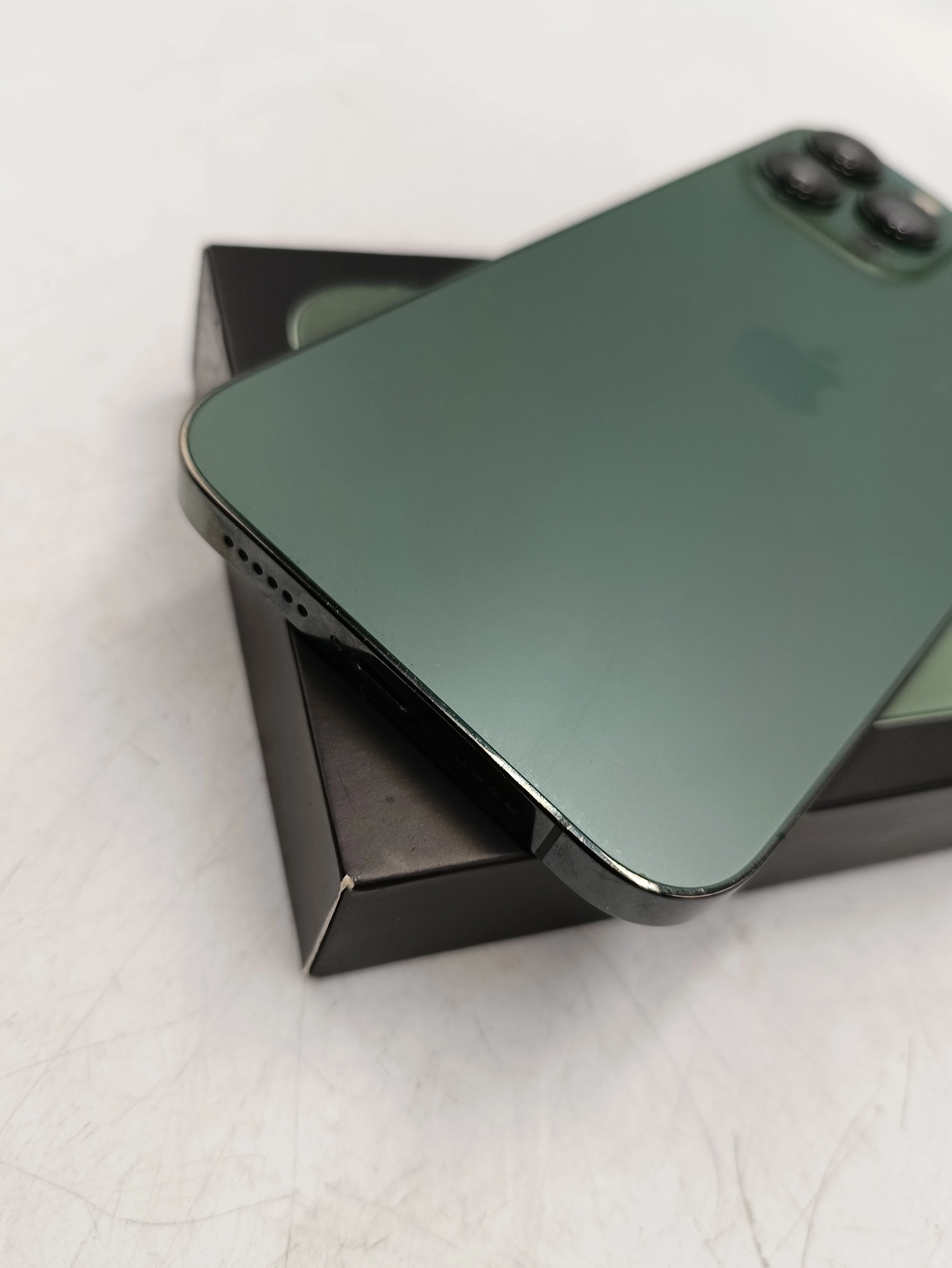 telefon-apple-iphone-13-pro-max-256gb-kondycja-84-opis-stan-11323-238062