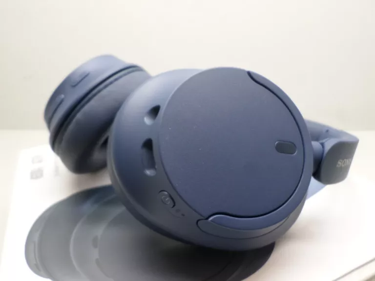 SŁUCHAWKI SONY WH-CH720N
