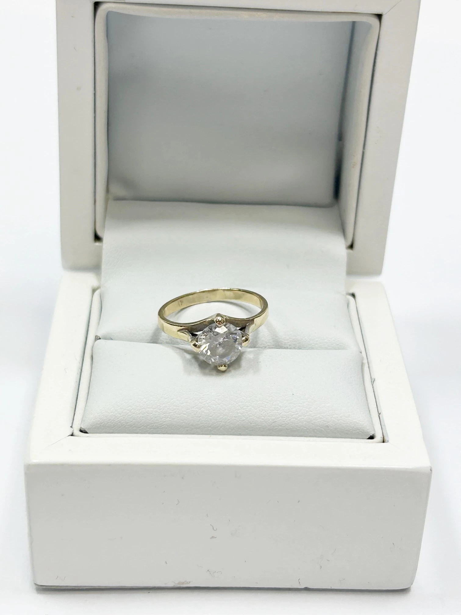 zloty-pierscionek-z-duzym-kamieniem-585-257g-r10-drzymaly-55-lubin-sj