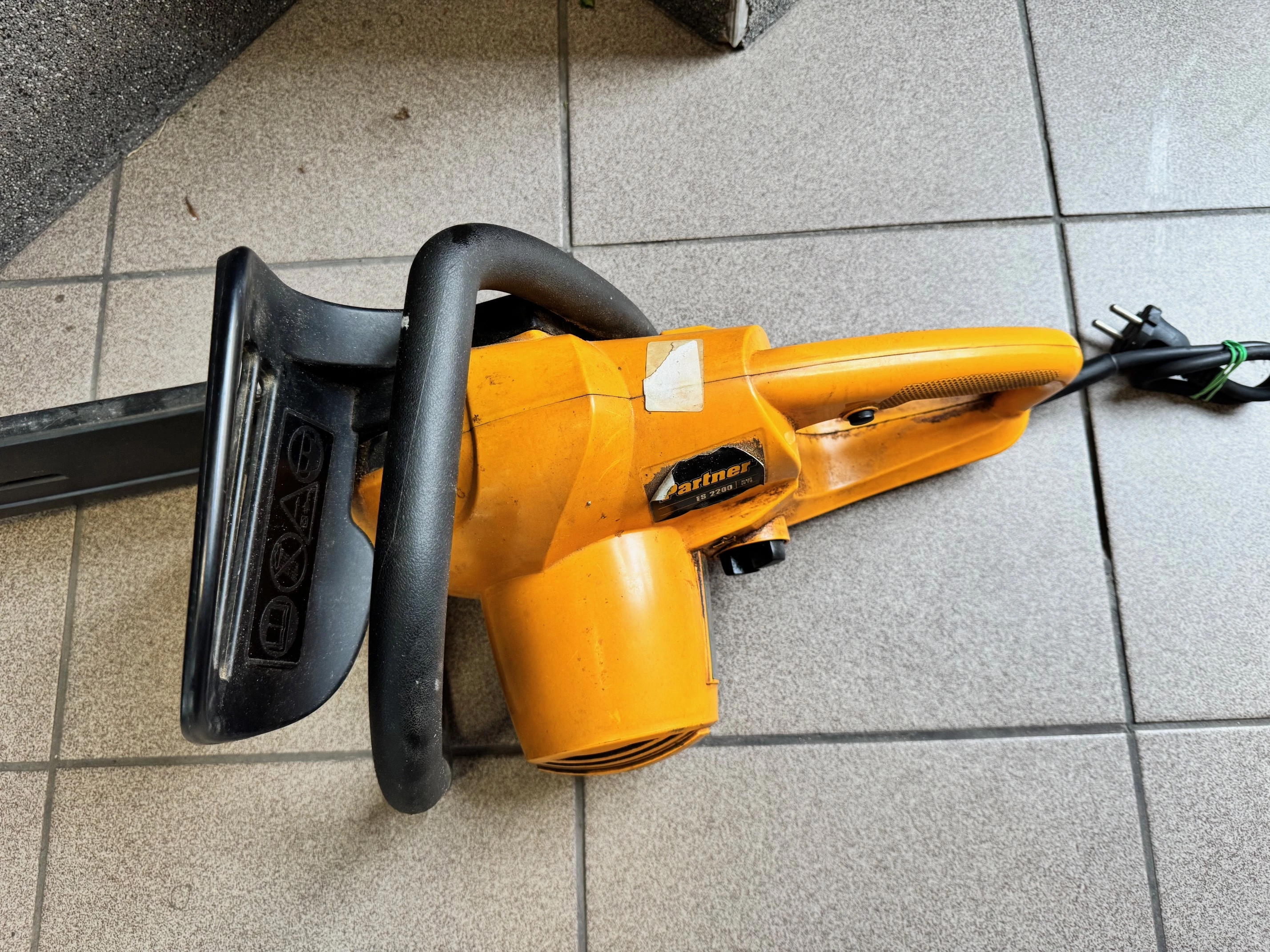 pila-elektryczna-partner-es-2200-kod-producenta-es2200