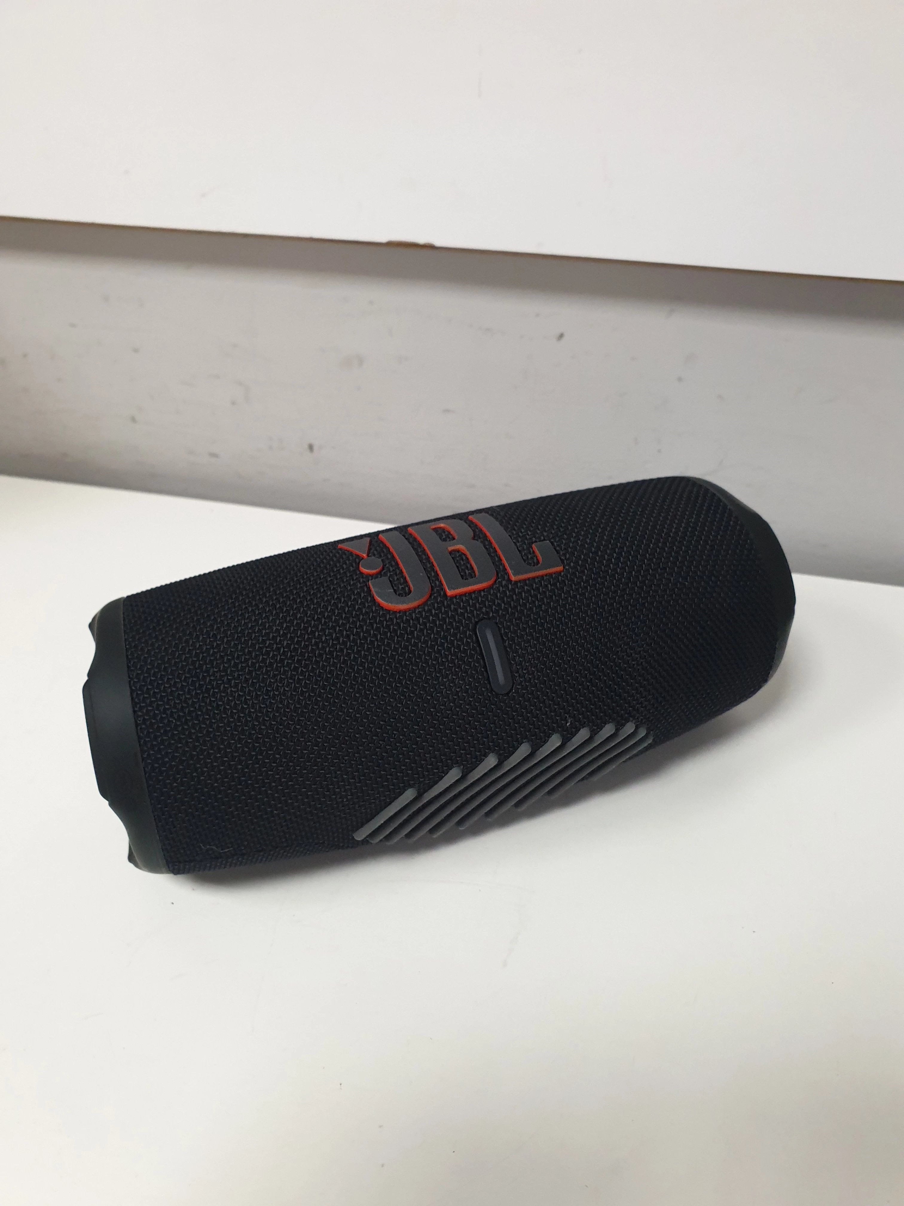 glosnik-przenosny-jbl-charge-5-zasilanie-209202-1769410