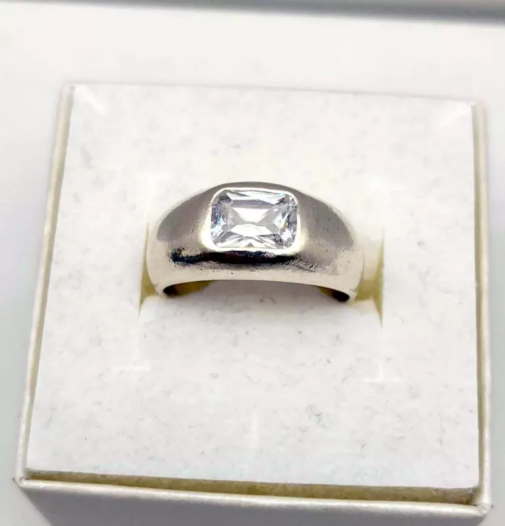 SREBRNY PIERŚCIONEK 925 W: 5,99G R.19