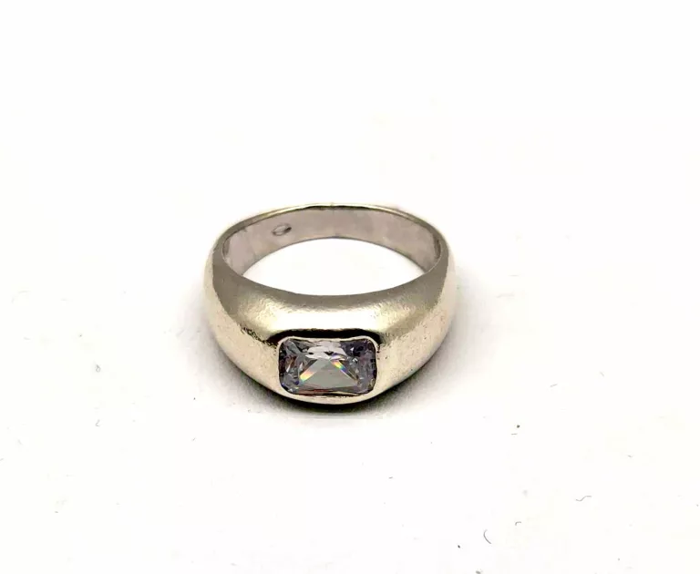 SREBRNY PIERŚCIONEK 925 W: 5,99G R.19