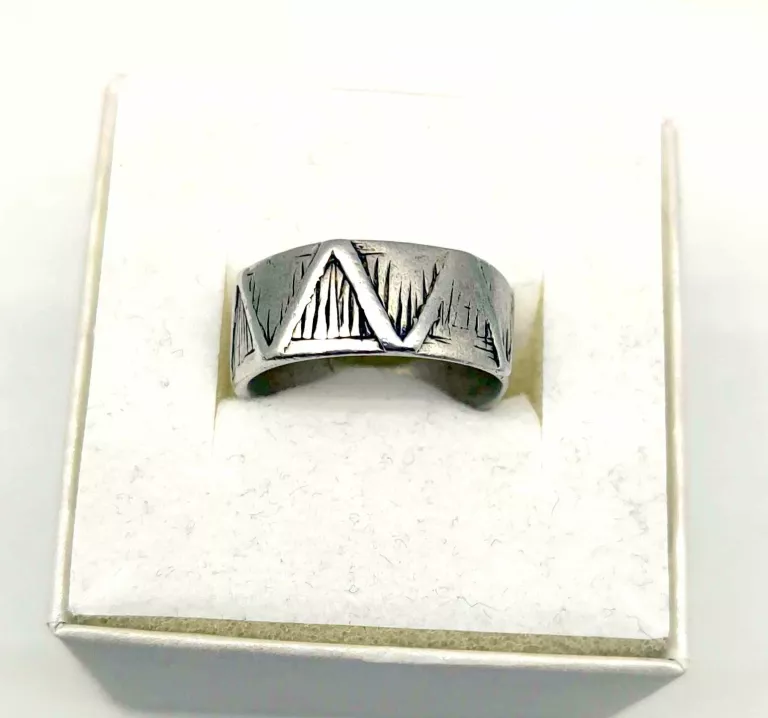 SREBRNA OBRĄCZKA 925 W: 6,33G R. 17