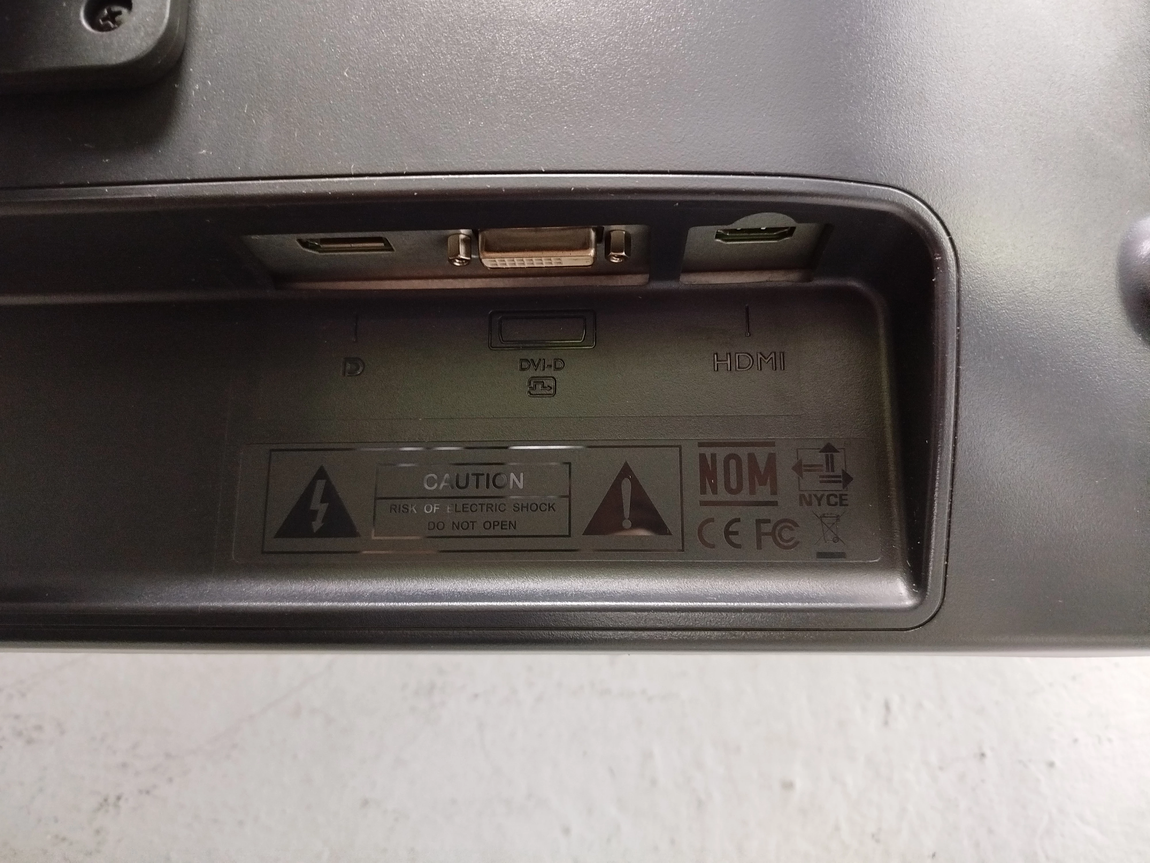 monitor-benq-xl2411p-przekatna-ekranu-cale-2400