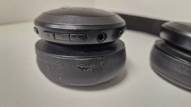 SŁUCHAWKI NAUSZNE JBL LIVE 670NC