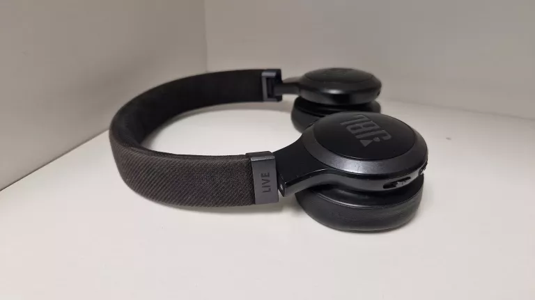 SŁUCHAWKI NAUSZNE JBL LIVE 670NC