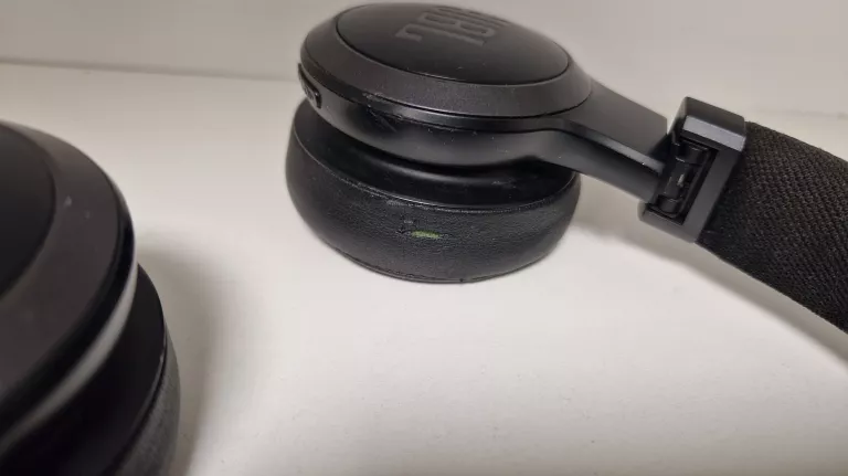 SŁUCHAWKI NAUSZNE JBL LIVE 670NC
