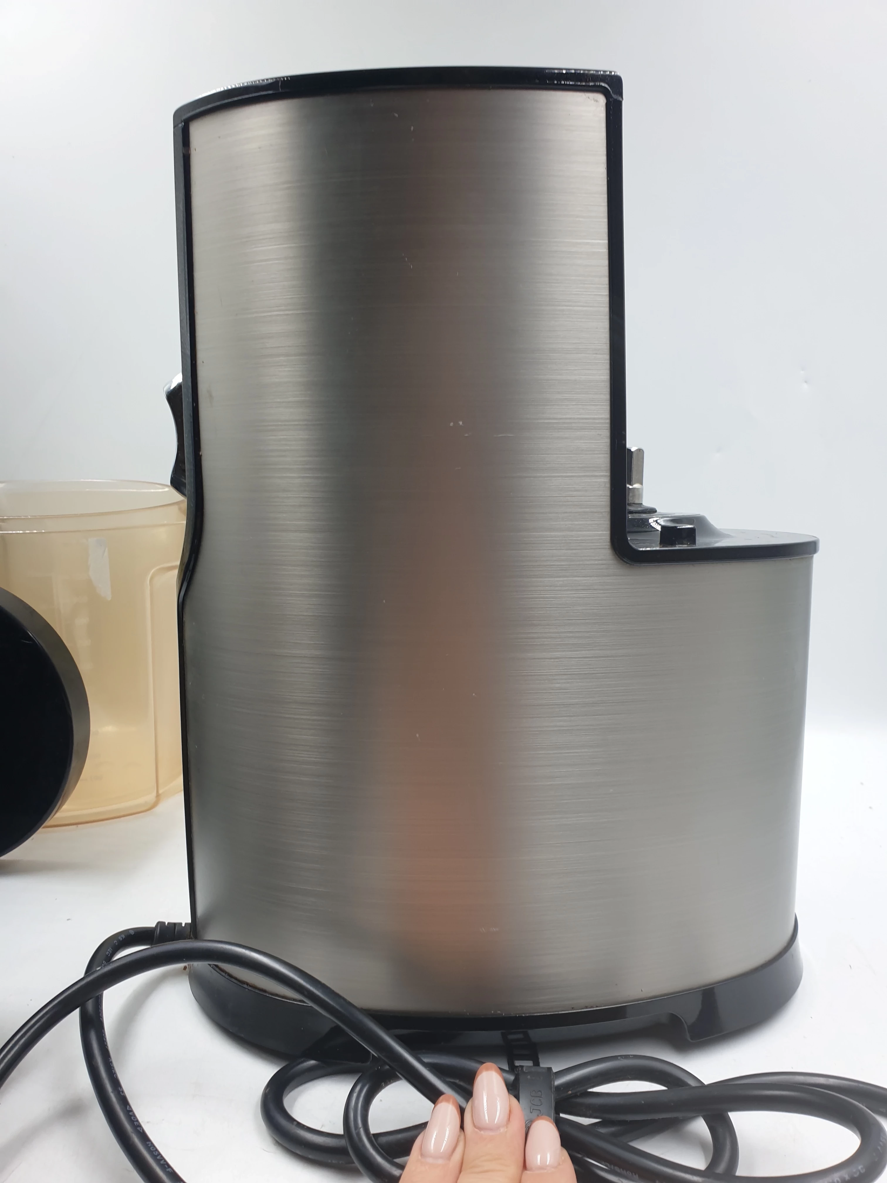 wyciskarka-wolnoobrotowa-hurom-hf-sbe11-szczotkowana-stal-ean-gtin-8809069588380