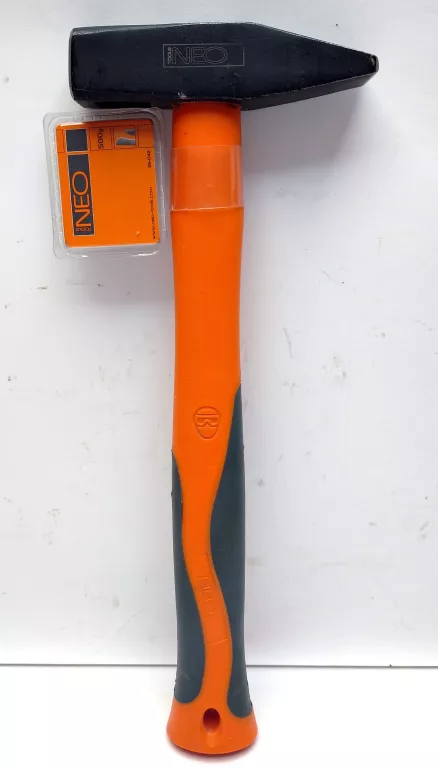 MŁOTEK ŚLUSARSKI 500G TRZONEK WŁÓKNO SZKLANE 25-042 NEO