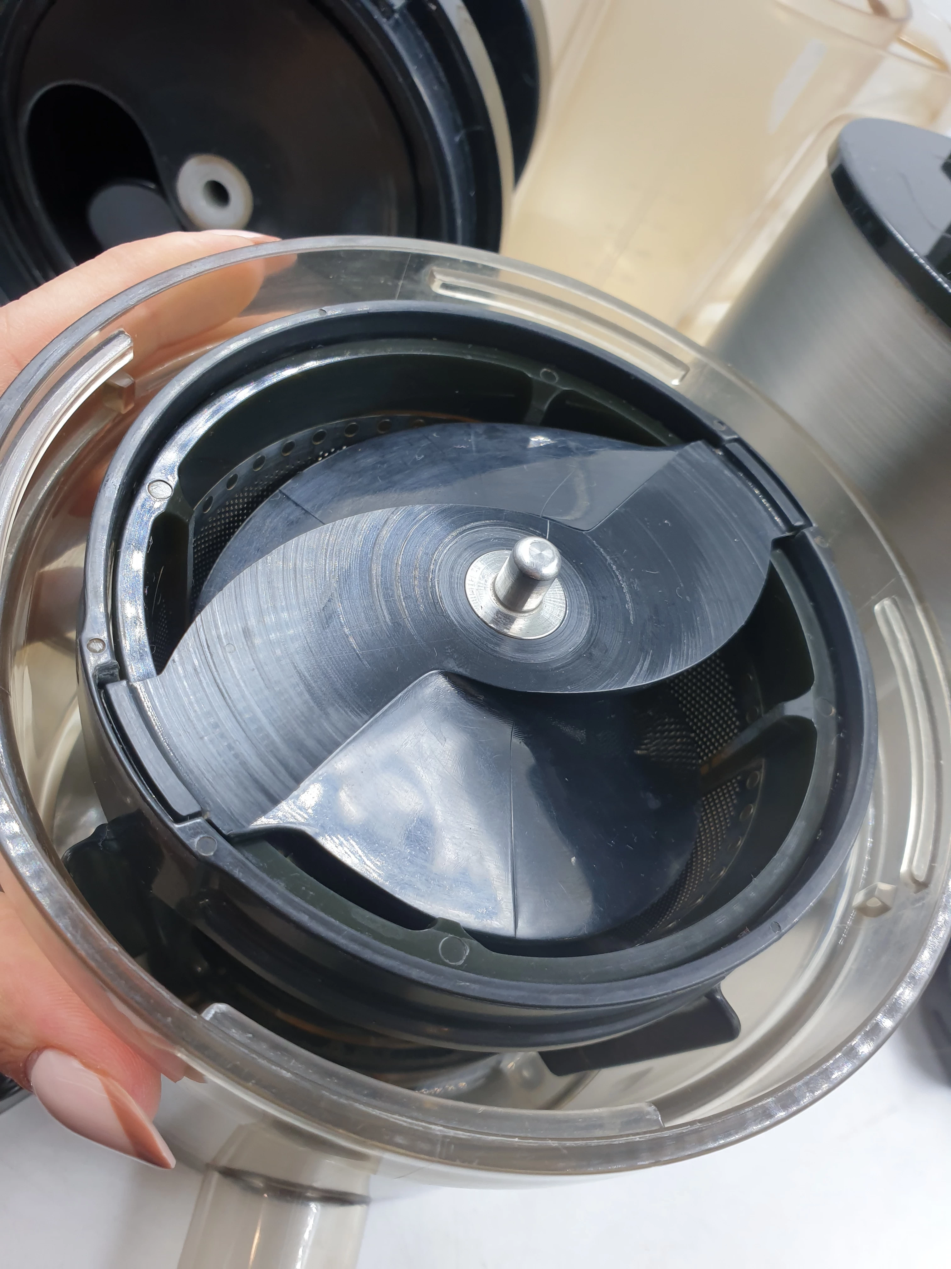 wyciskarka-wolnoobrotowa-hurom-hf-sbe11-szczotkowana-stal-kod-producenta-hf-sbe11