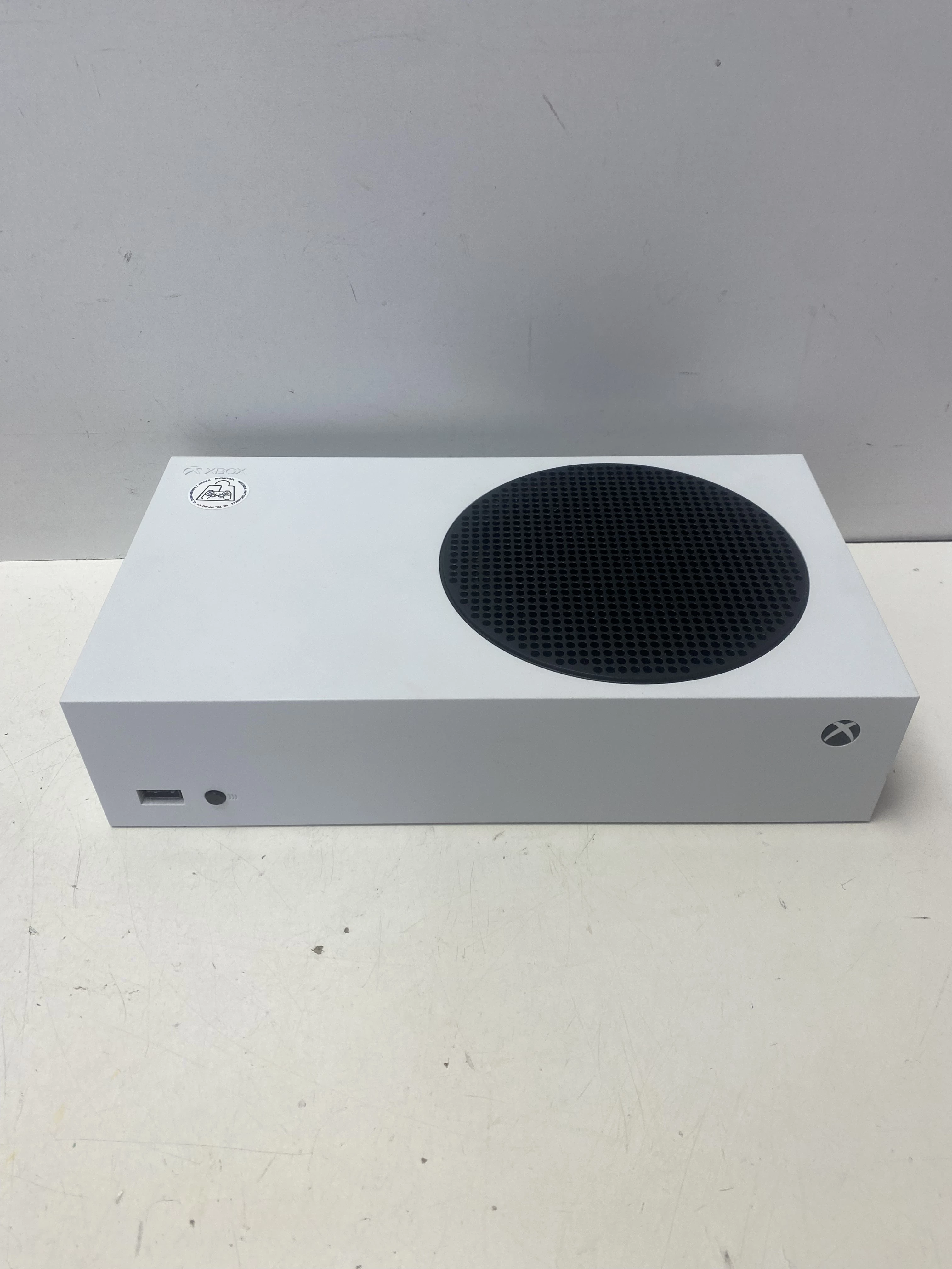 konsola-xbox-series-s-1883-512gb-digital-opis-waga-produktu-z-opakowaniem-jednostkowym-2000