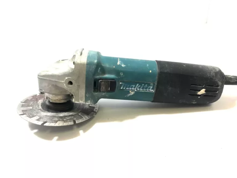 SZLIFIERKA MAKITA 9558HNR 840 W
