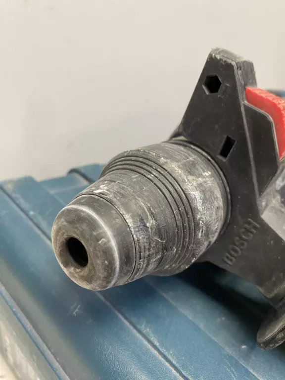 MŁOTOWIERTARKA BOSCH GBH 240 SDS PLUS 790W 2.7J