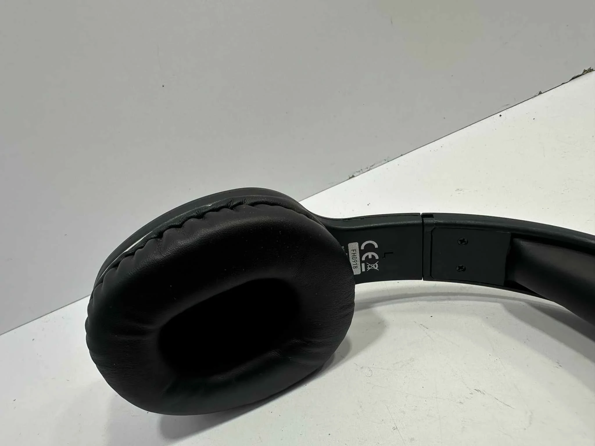 sluchawki-nauszne-bezprzewodowe-fh0918-ean-gtin-5907595444576