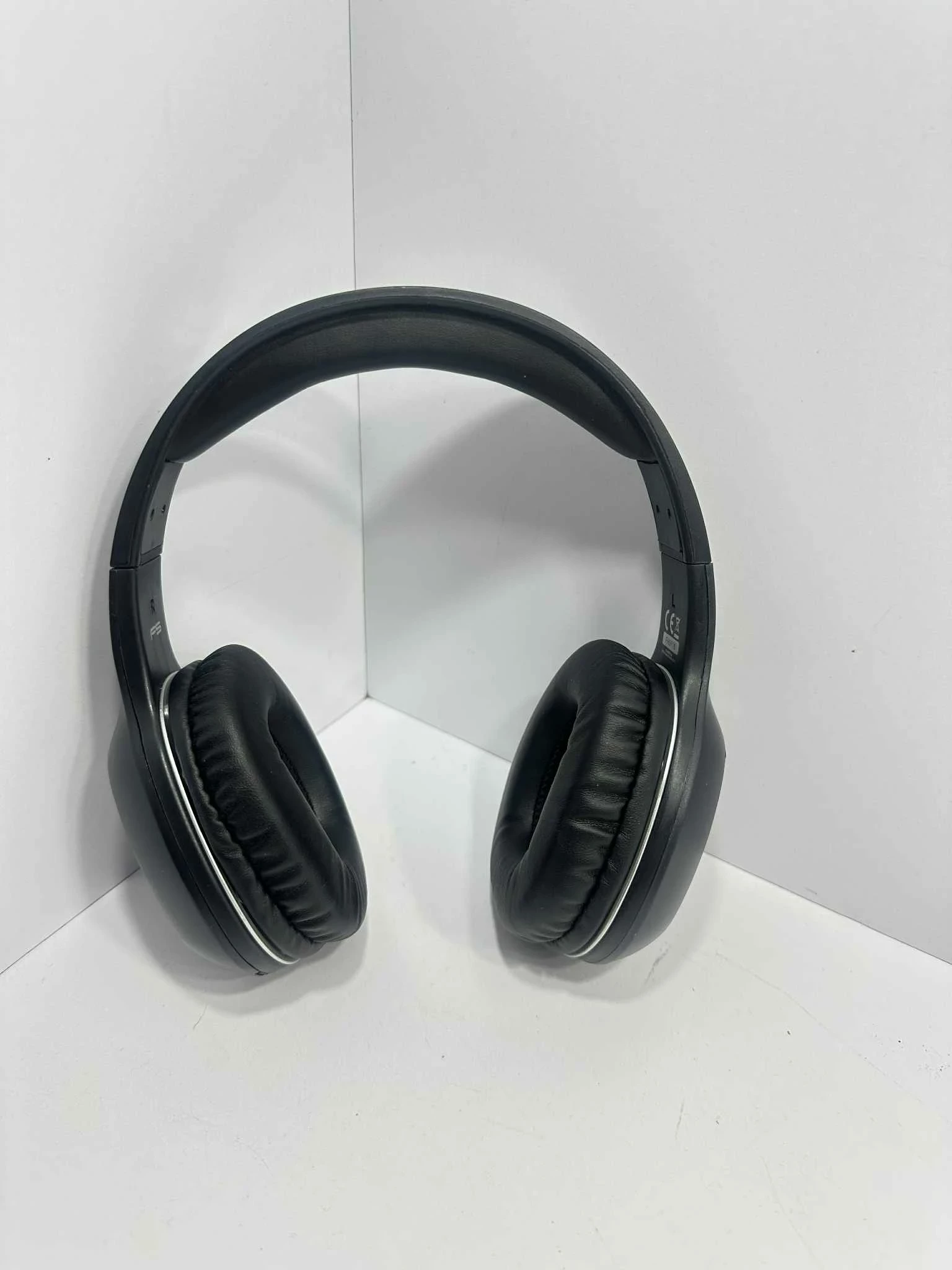 sluchawki-nauszne-bezprzewodowe-fh0918-stan-11323-2