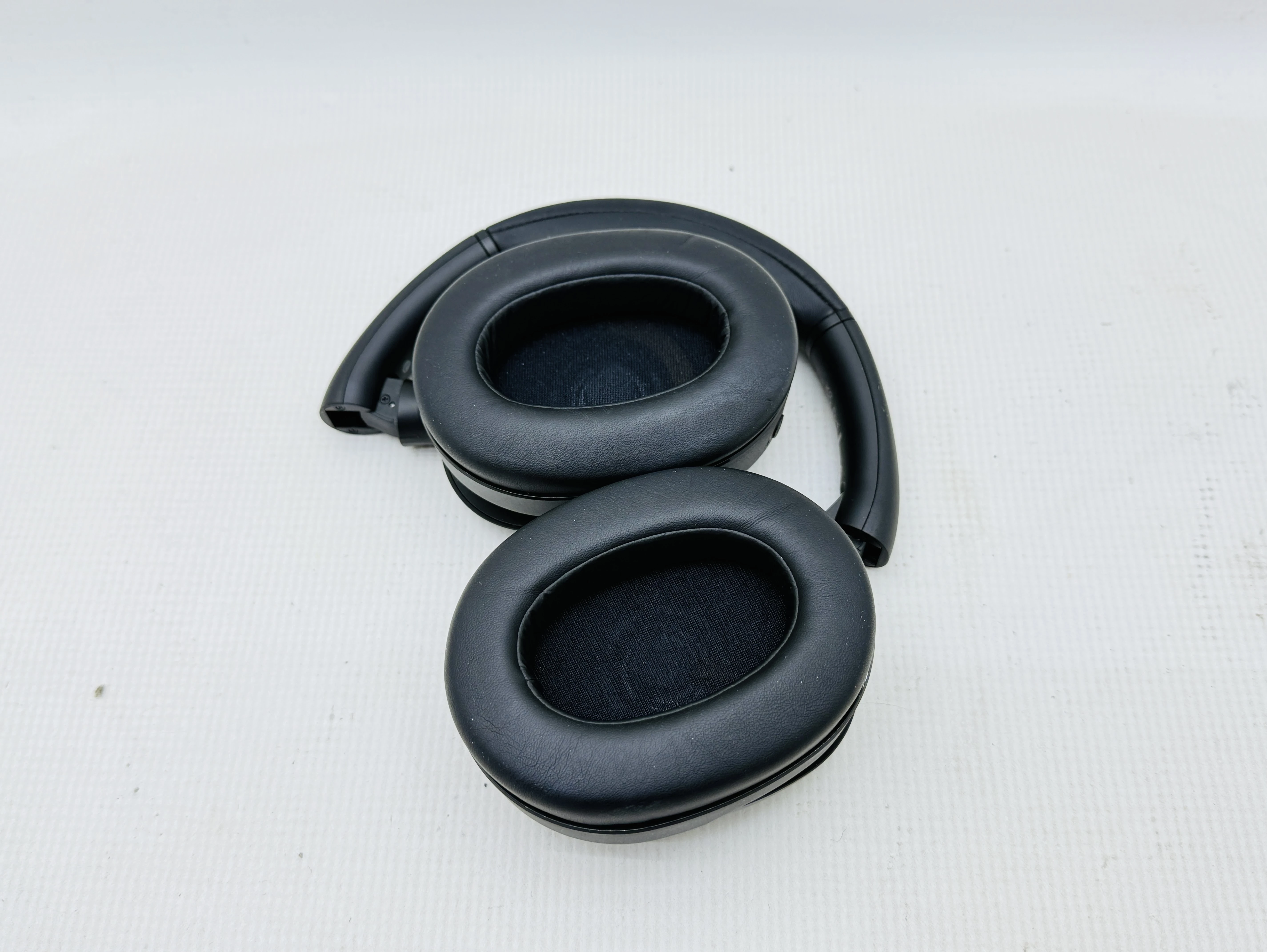 sluchawki-nauszne-sony-ult-power-sound-ult-wear-komplet-stan-11323-2