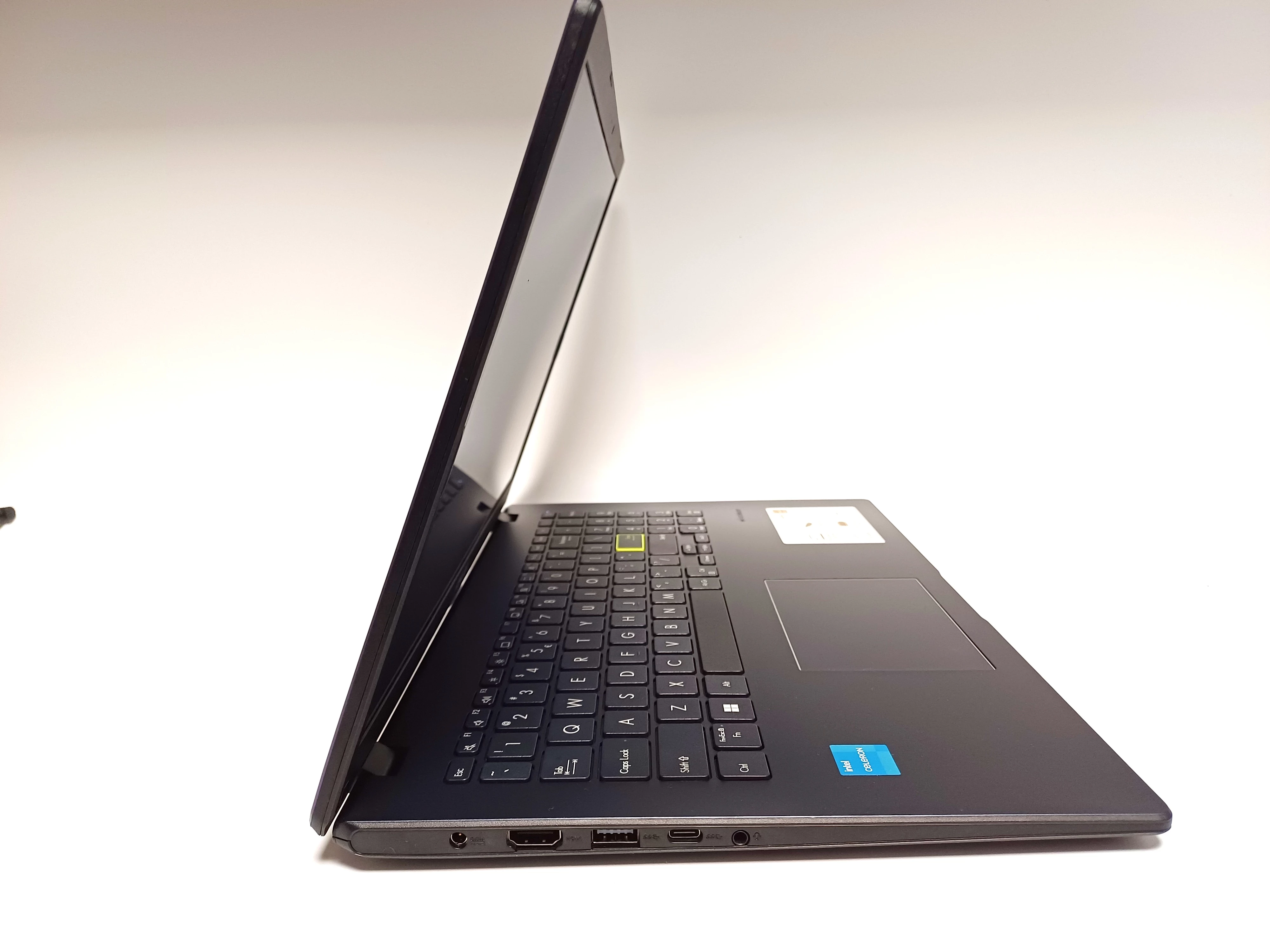 laptop-asus-e510-4gb128gbintel-n4500-ean-gtin-4711387035528