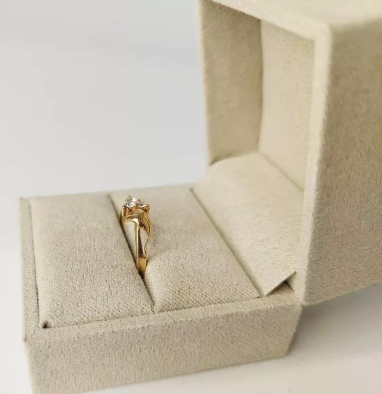 pierscionek-585-waga-ok-137g-r12-kamien-17088-524288