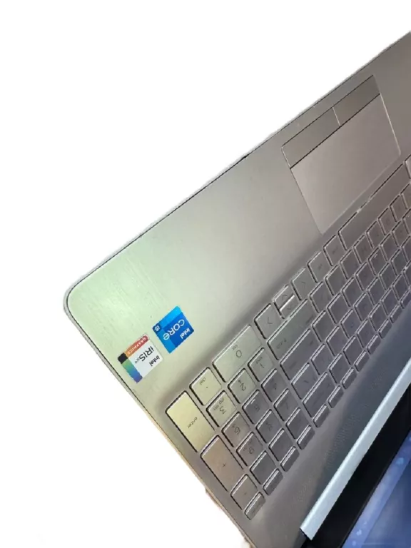 laptop-hp-15dw3113nw-156-intel-core-i5-8-gb-512-gb-przekatna-ekranu-1560