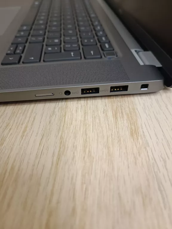 LAPTOP DELL LATITUDE 7640 32GB 1TB ZASIALCZ