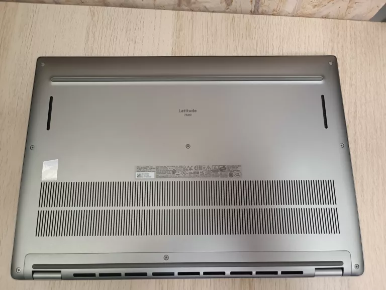 LAPTOP DELL LATITUDE 7640 32GB 1TB ZASIALCZ