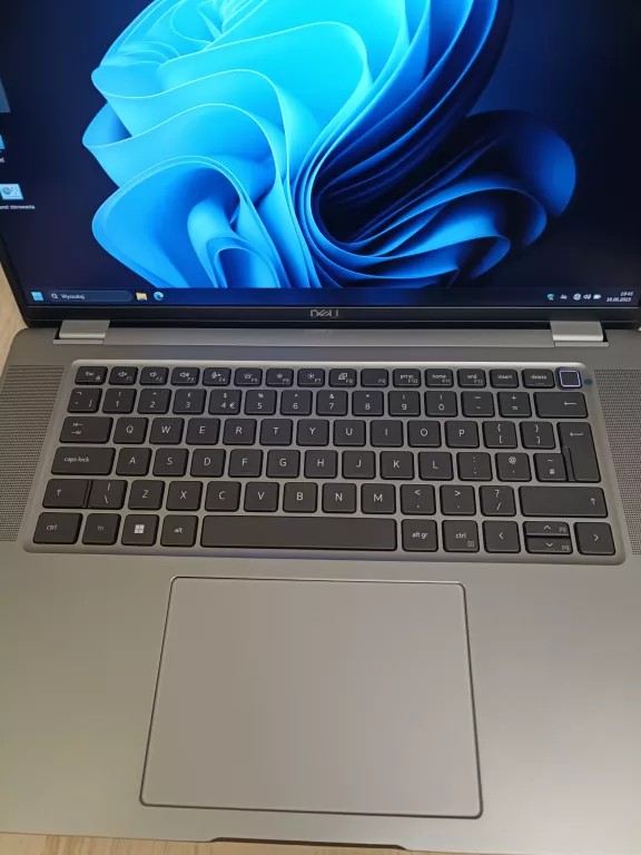 LAPTOP DELL LATITUDE 7640 32GB 1TB ZASIALCZ