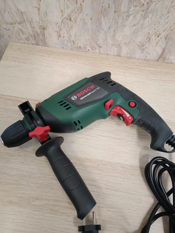 WIERTARKA UDAROWA BOSH UNIVERSAL IMPACT 700 / WALIZKA