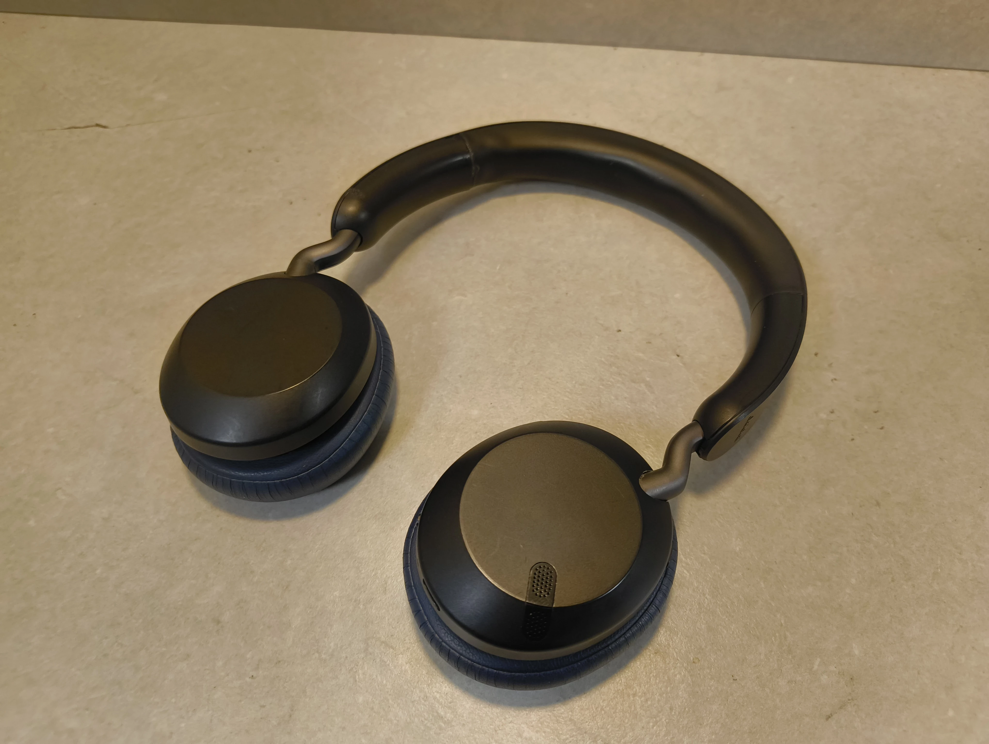 sluchawki-jabra-elite-45h-opis-osiedle-niepodleglosci-1-krakow