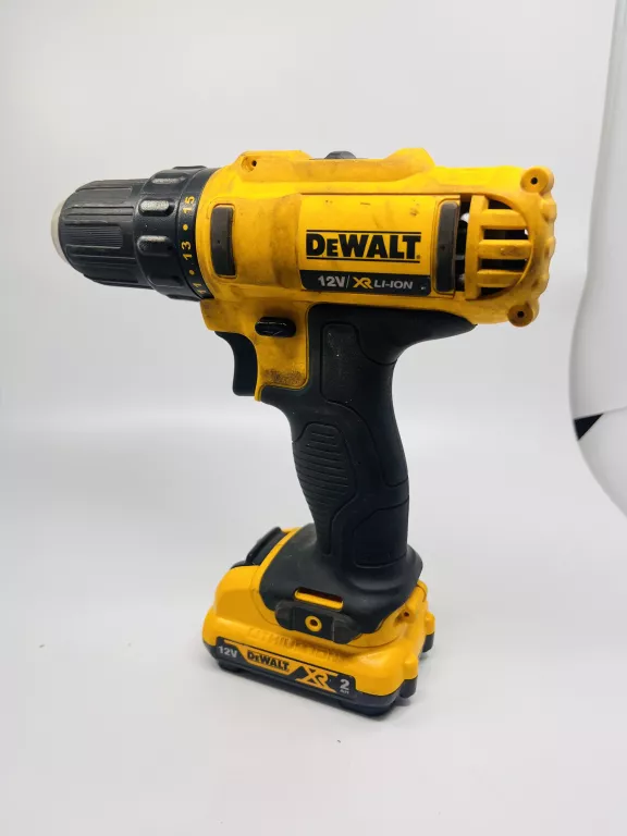 ZESTAW DEWALT DCK211D2T WALIZKA