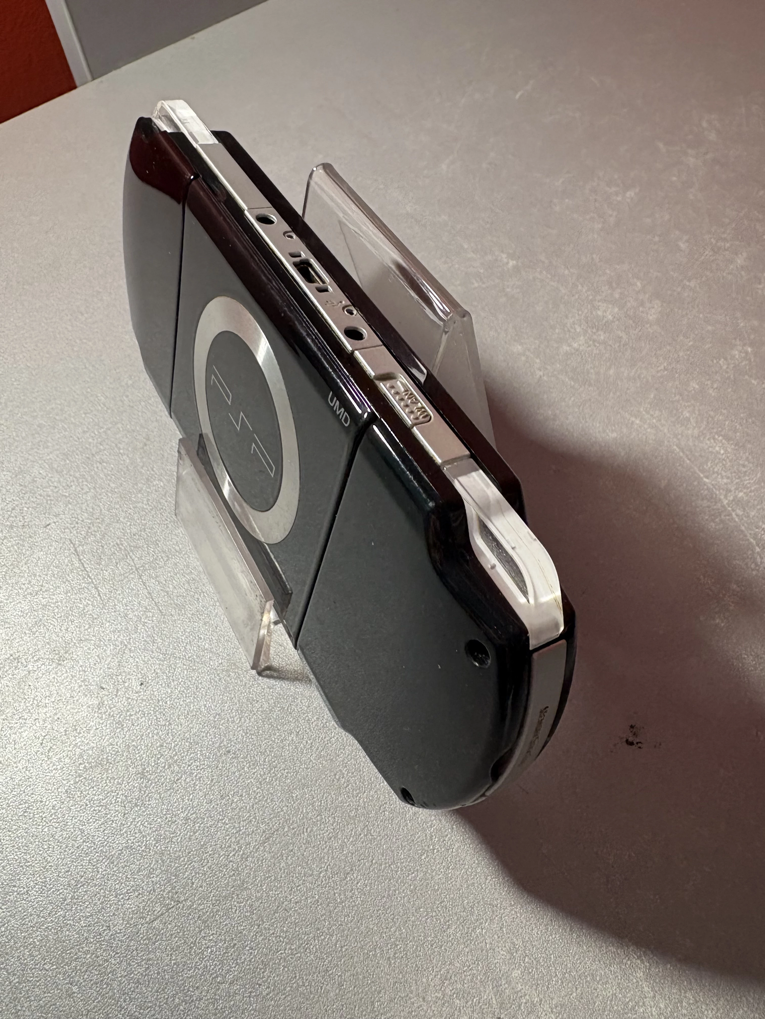 konsola-sony-psp-slim-2004-zasilacz-pokrowiec-adapter-opis-kod-producenta-2004