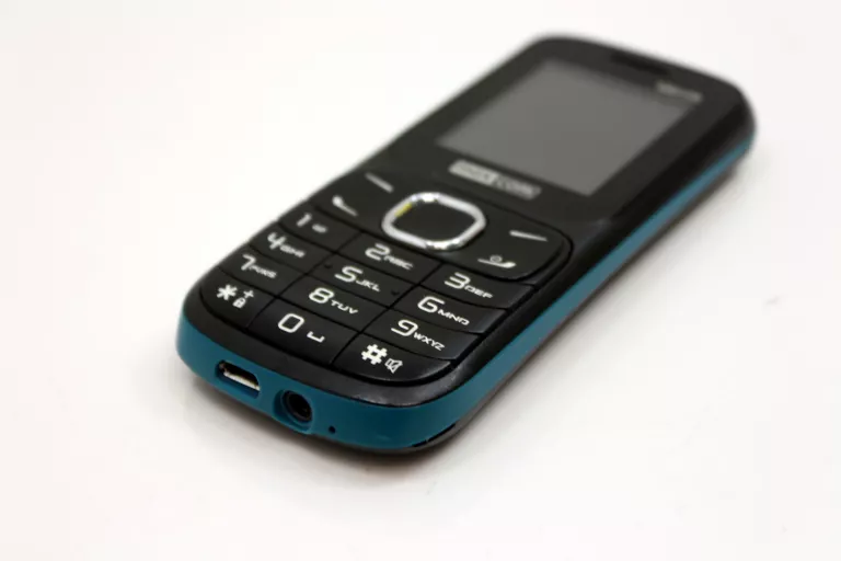 TELEFON MAXCOM MM128